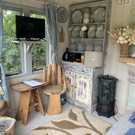Birds And The Bees Summer House Endon Екстериор снимка