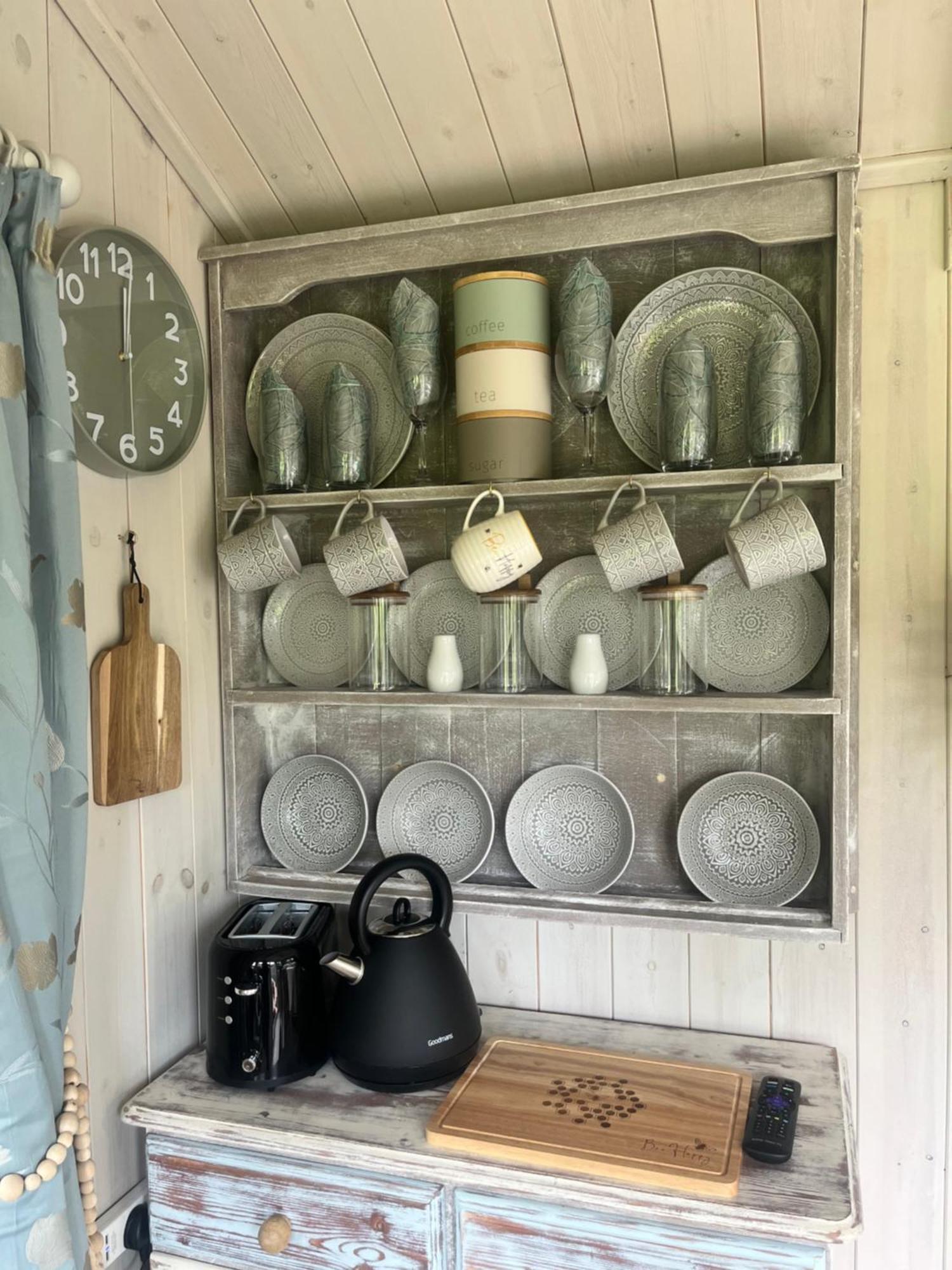 Birds And The Bees Summer House Endon Екстериор снимка